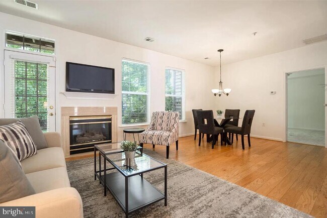 Building Photo - 1300 Windleaf Dr