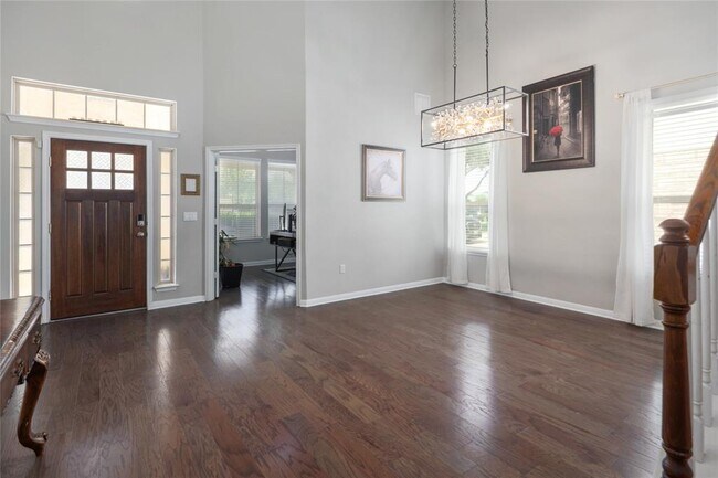 Building Photo - 1225 Peregrine Way