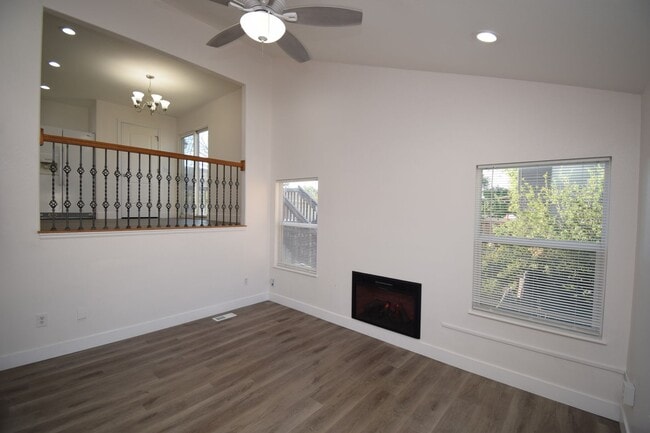 Building Photo - Huge 6 Bed 2 Bath Home in SLC!!!