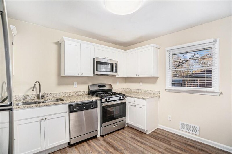 Building Photo - 226 Collum St NW