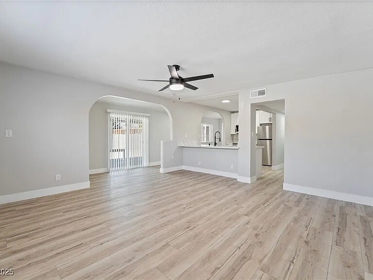 Building Photo - 2221 Ellis St