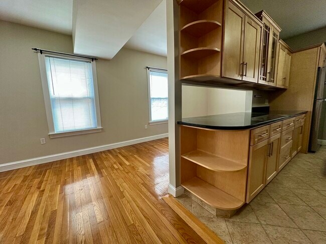 Building Photo - 22 Sewall St