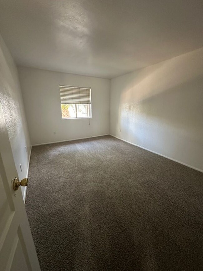 Building Photo - 2 Bedroom condo -w/d- Old Town Scottsdale/...