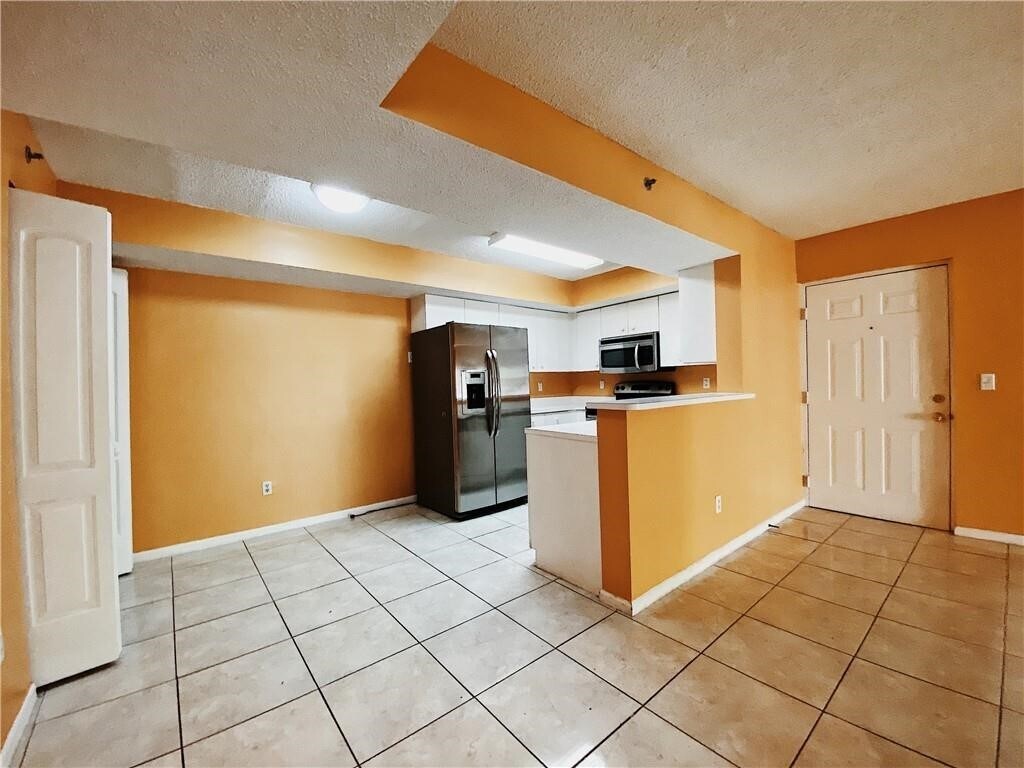 Building Photo - 5580 NW 61st St
