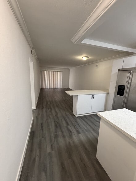 Building Photo - Olas Azules