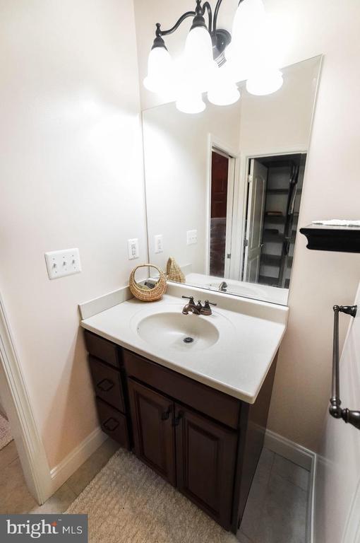 Building Photo - 24900 Fox Run Ln