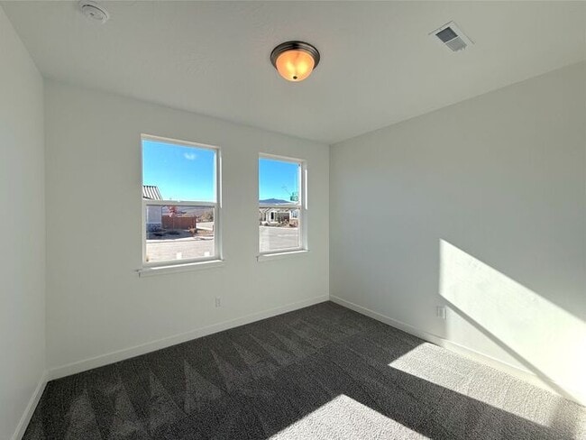 Building Photo - New 3 bed, 2.5 bath with 2 car garage home