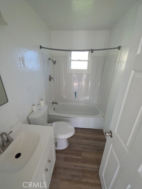 Building Photo - 3406 Lakeshore Blvd