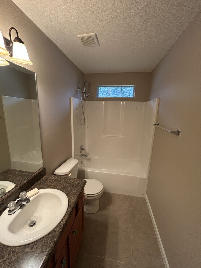 Building Photo - 141 Barnes Ct