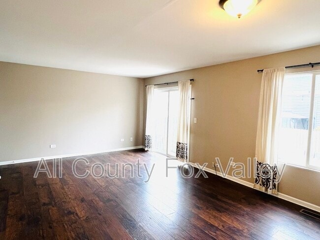 Building Photo - 7160 Center Ave