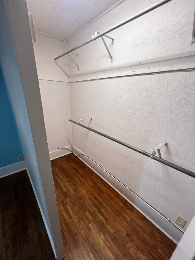 Building Photo - 2 bedroom home in Boone, fenced in yard, great for families!