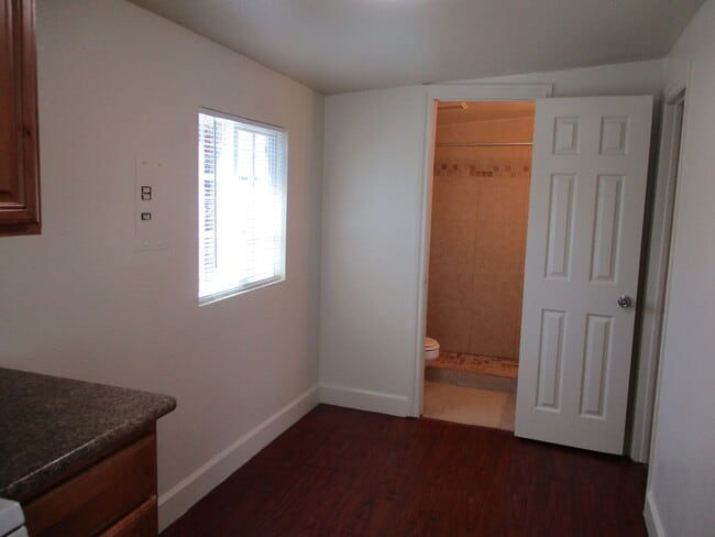 Building Photo - Move In Special 1/2 off the 1st Month's Rent!