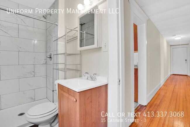 Building Photo - 15 Casimir St