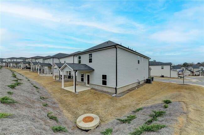 Building Photo - 2357 Whitworth St