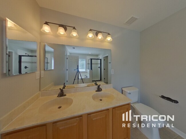 Building Photo - 7222 Bridgeview Dr
