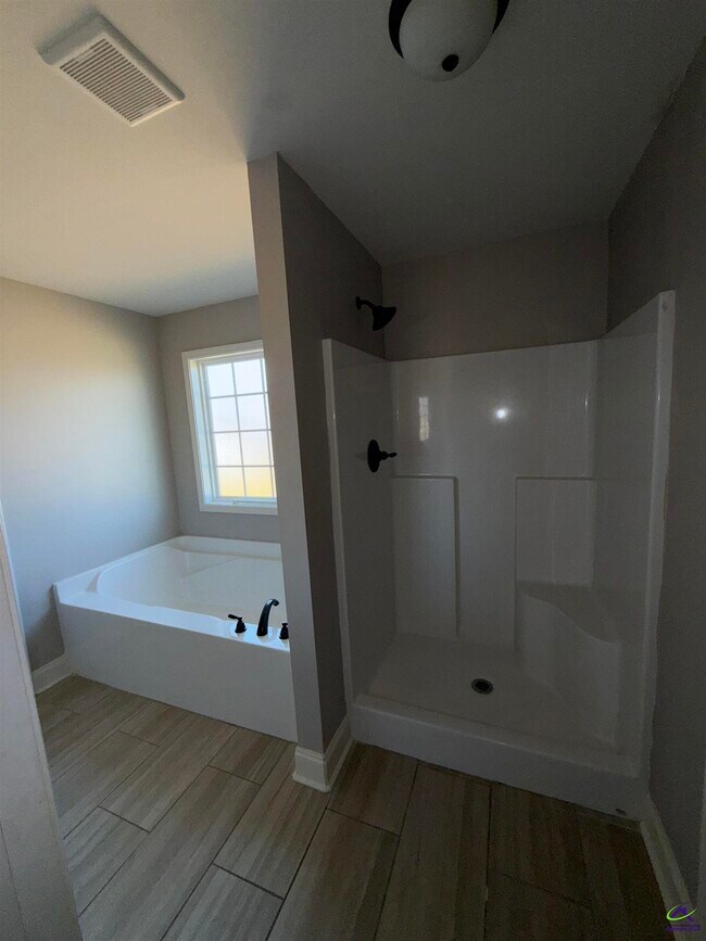 Building Photo - 150 Worchester Cir