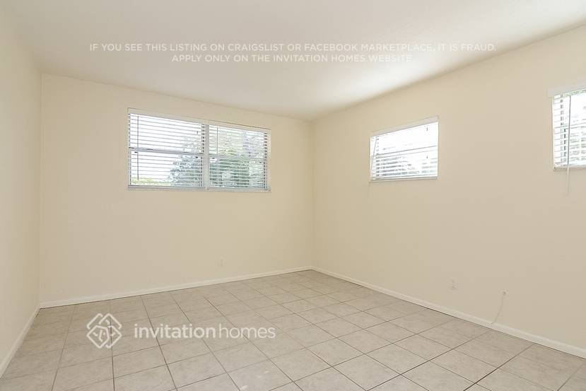 Building Photo - 2160 Riviera Dr