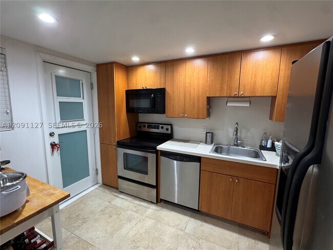 Building Photo - 240 Galen Dr