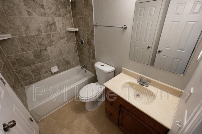 Building Photo - 1670 N Halifax Wy