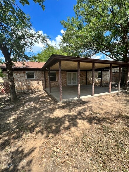 Building Photo - 6004 Ridgecrest Dr