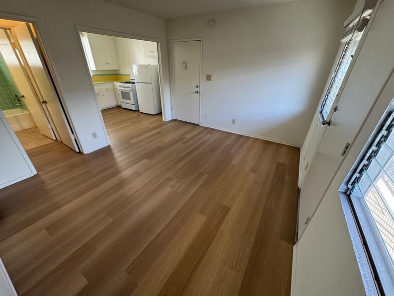 Building Photo - 5102 Inglewood Blvd