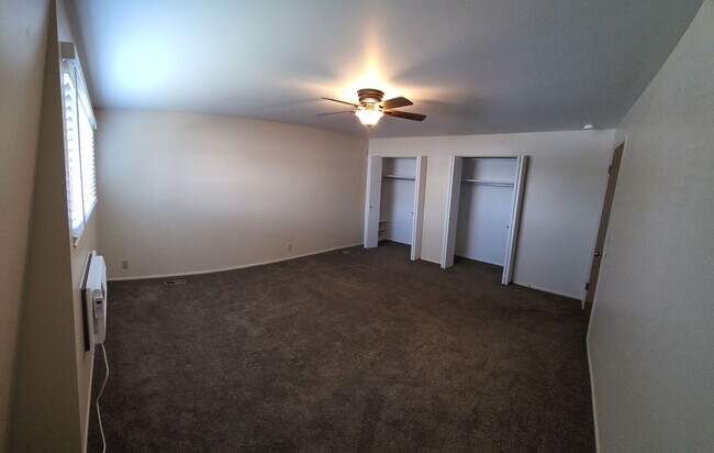 Building Photo - Murray Gem