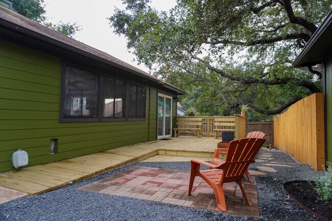 Yard - 5204 Summer Dr