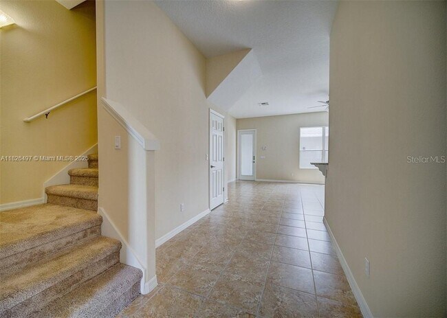 Building Photo - 604 Rogue Dr