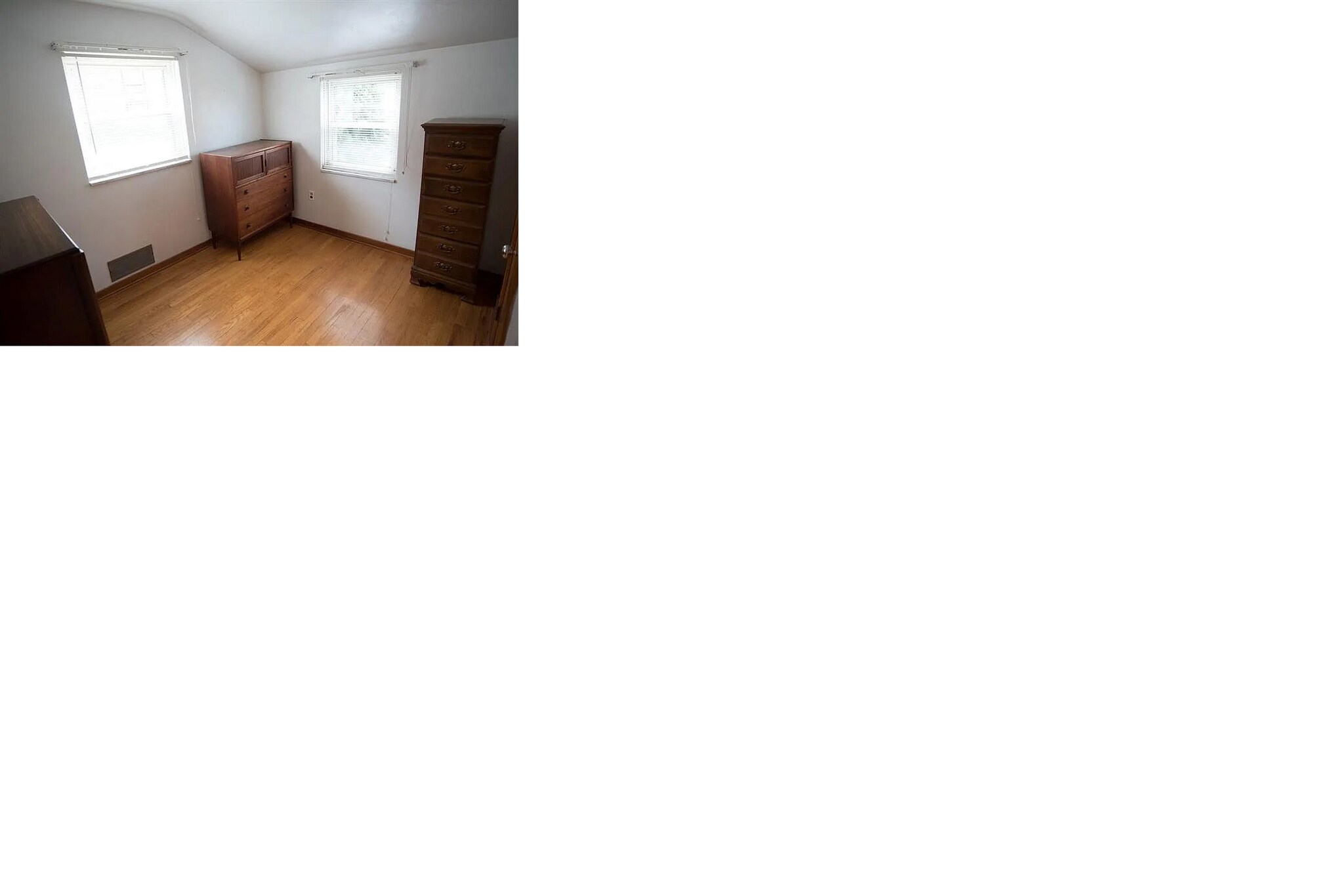 Building Photo - 1916 Plainview Ave