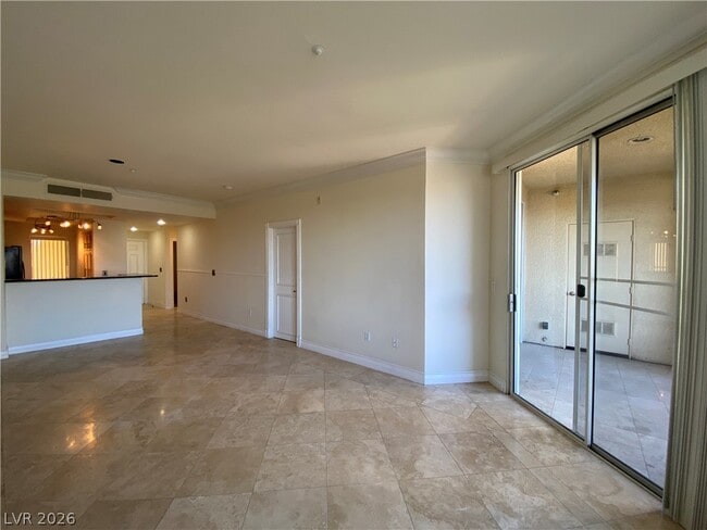 Building Photo - 270 E Flamingo Rd