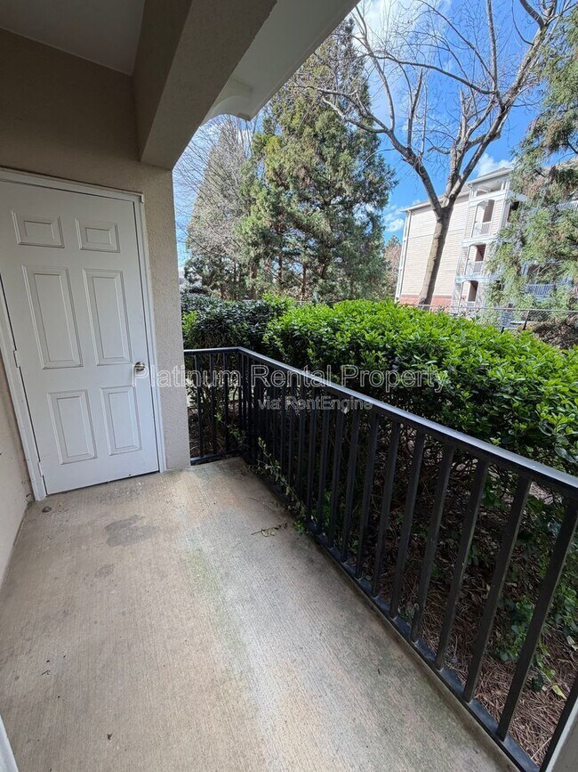 Building Photo - 1850 Cotillion Dr