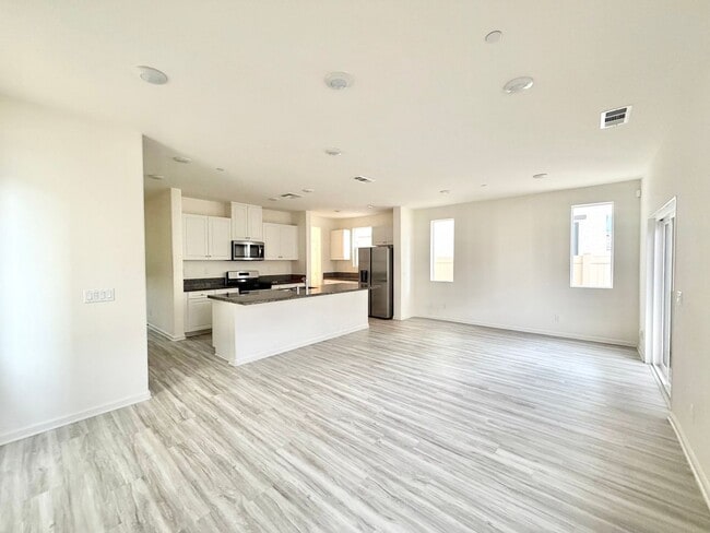 Building Photo - Iris Park Gem | 4 Bedrooms, Loft, and Modern Upgrades Throughout