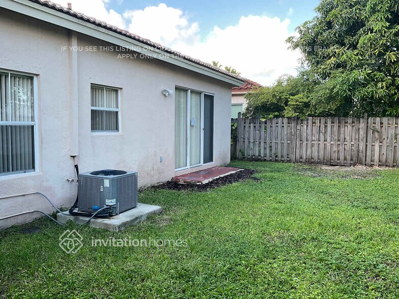 Building Photo - 13711 N Garden Cove Cir