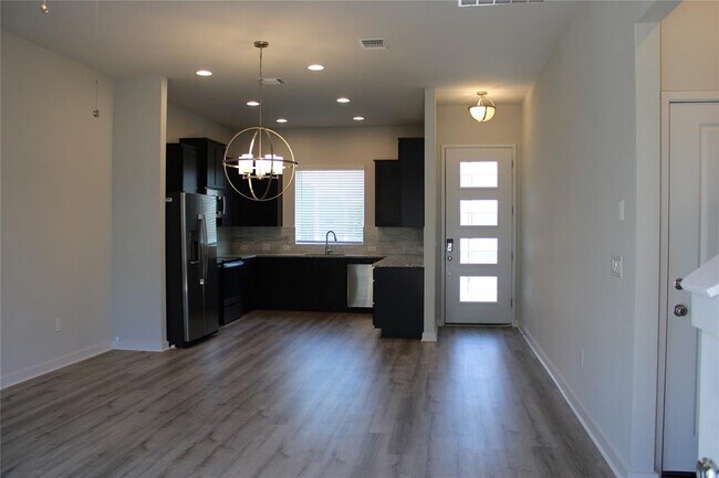 Building Photo - 15008 Casbah Dr