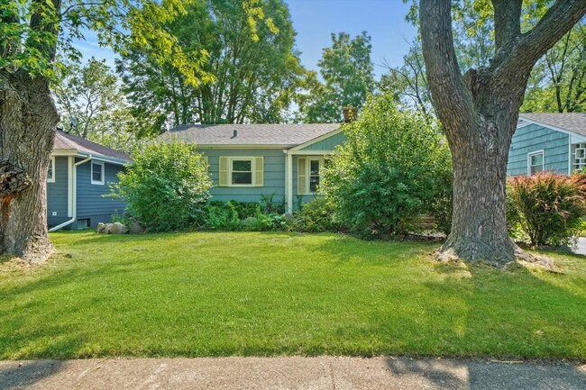 Building Photo - Charming Ranch-Style Home with New Windows...