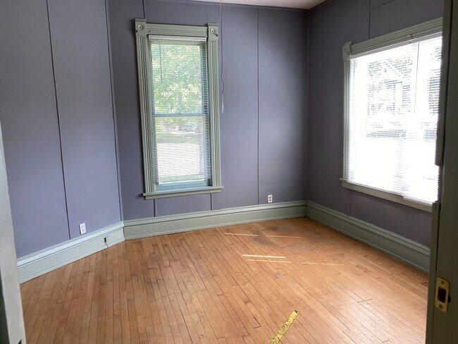 Building Photo - In the Heart of Dinkytown - Amazing 6 bedroom Victorian Rental Home,  Fall 2026!