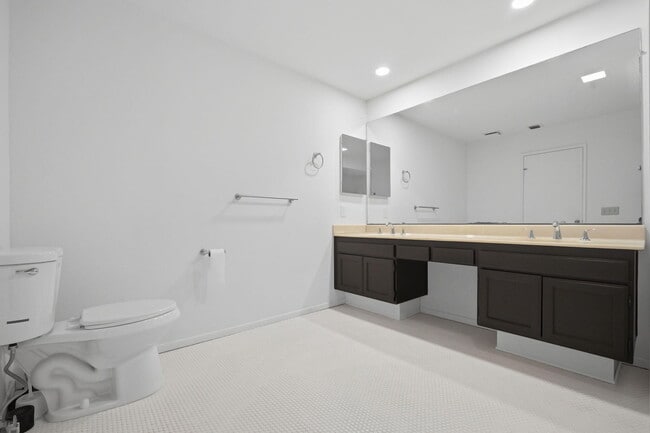 Building Photo - 72460 Rodeo Way