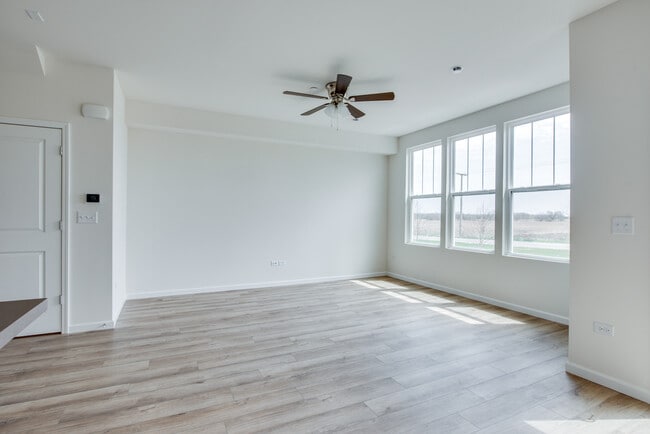 Building Photo - 2247 Horseshoe Cir