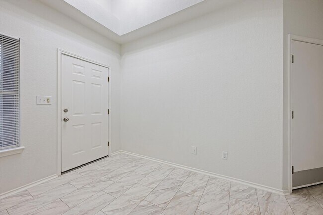 Building Photo - 4501 Whispering Valley Dr