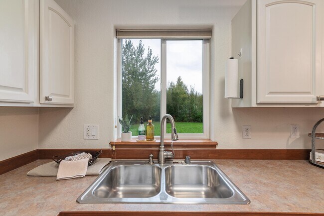 Building Photo - 2538 Mission Hills Dr
