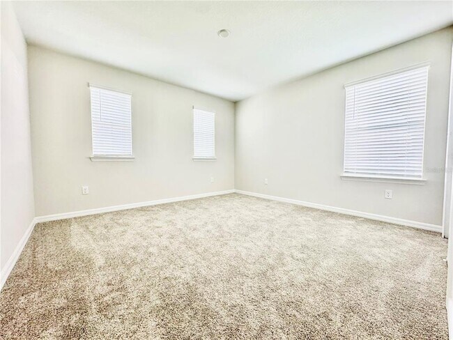Building Photo - 6618 Willow View Ave