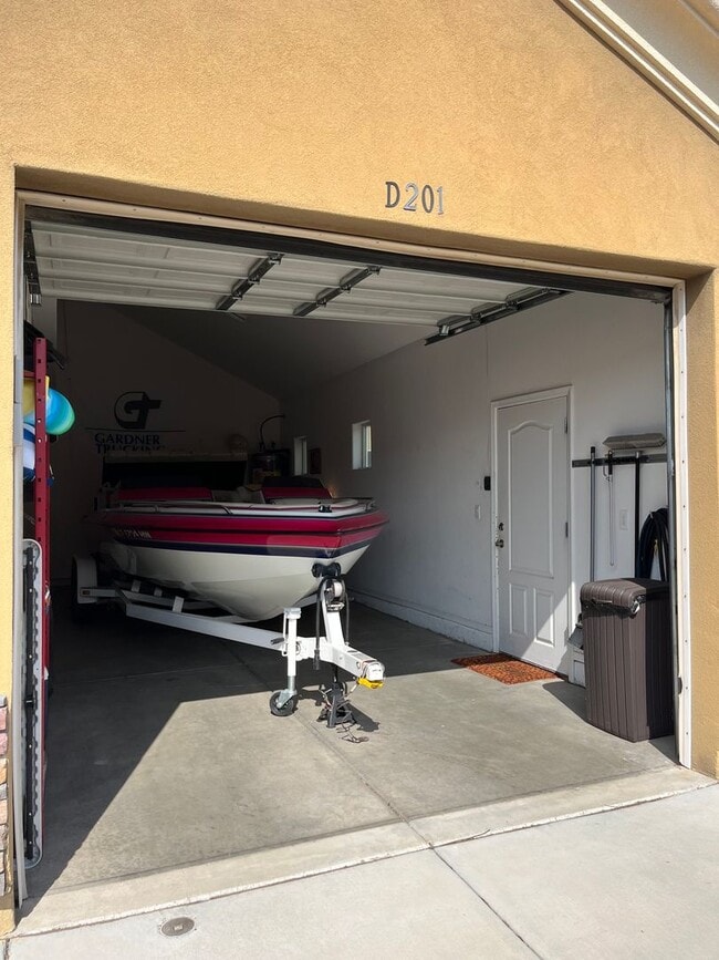 Building Photo - WINTER VACATION RENTAL - 3 Bedroom/3 Bath Condo