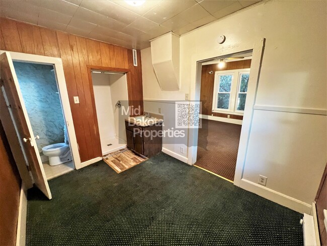 Building Photo - 608 S Wisconsin- 1 Bedroom House