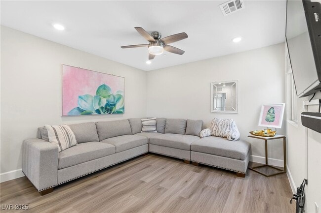 Building Photo - 302 Quail Dove Ave