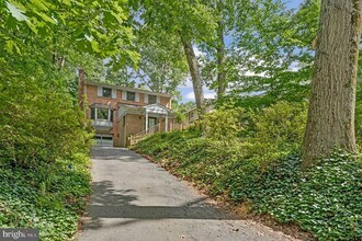 Building Photo - 6217 Park Rd