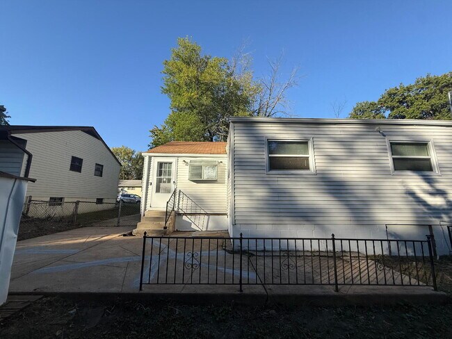 Building Photo - Beautiful 4-Bedroom Home for Rent in St. L...