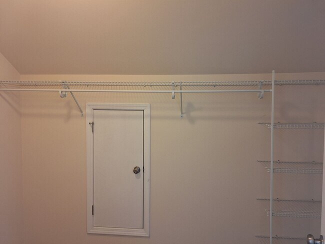 Building Photo - Superb Home Located in the Catawba Hills Neighborhood!