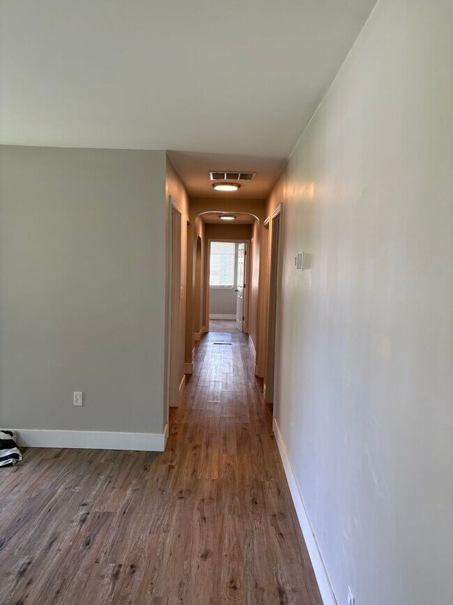 Building Photo - 27 Wexford Rd