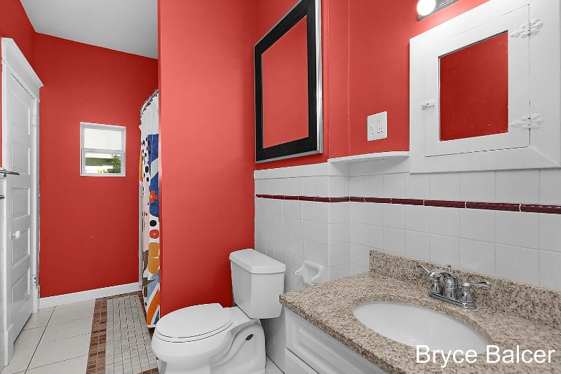 Building Photo - 1350 Davis Ave NW