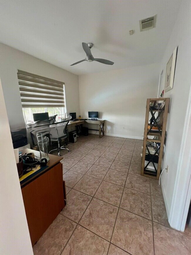 Building Photo - 6502 SW 162nd Ct